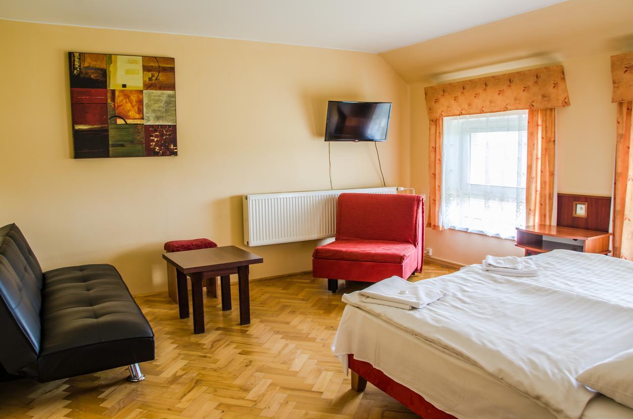 Hotel U Jezera Velky Osek Extérieur photo